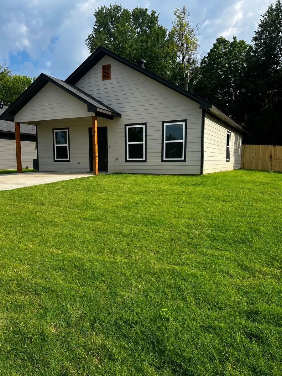 203 E Fleming, Longview, TX 75604 - #2