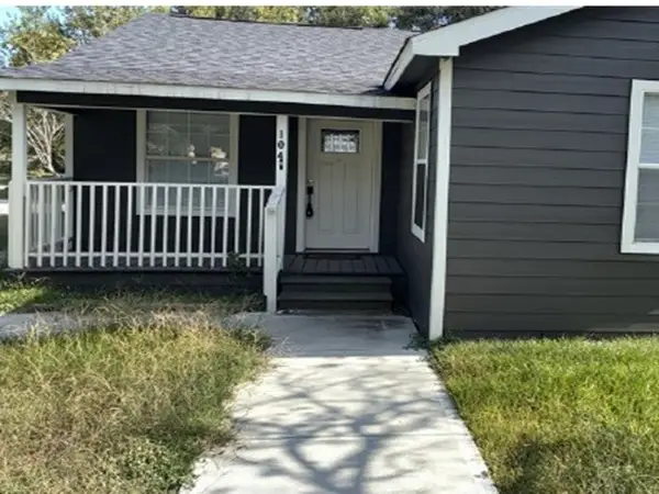 104 Mesquite Street, Louise, TX 77455