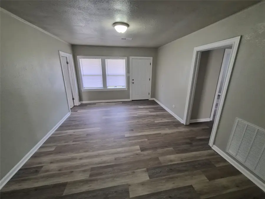 805 17th Ave N W, Texas City, TX 77590 - #3