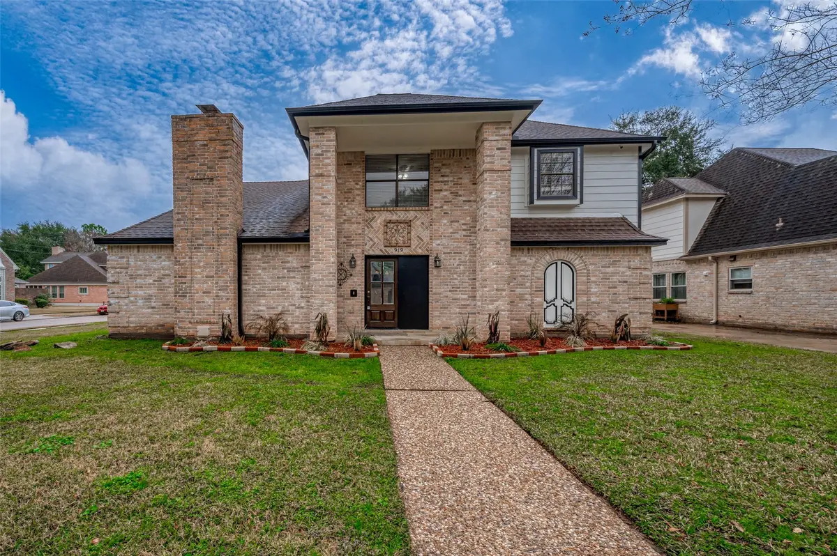 919 Mockingbird Way, Sugar Land, TX 77478 - Image #1