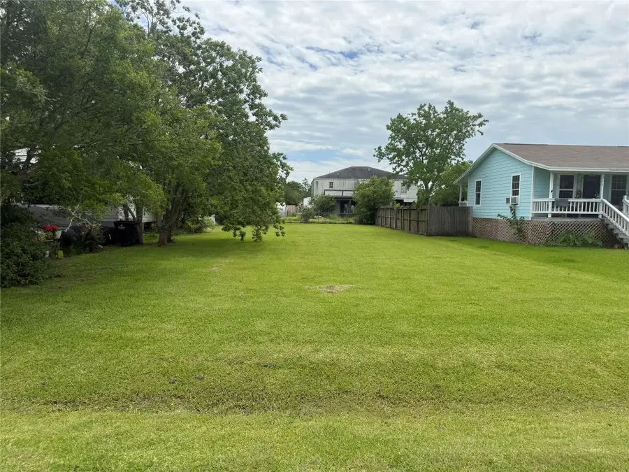 NA 8th, San Leon, TX 77539 - #3