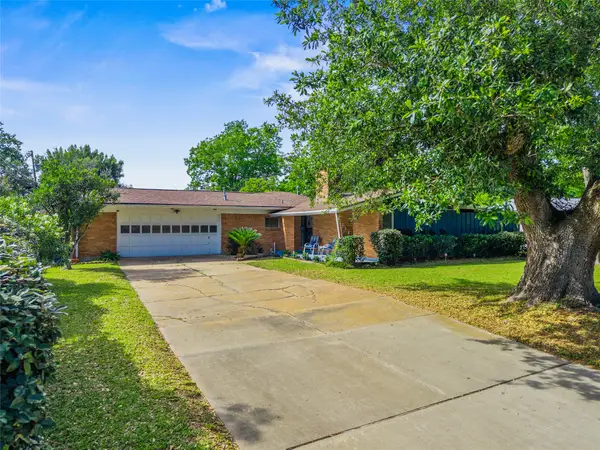 114 20th Avenue, Texas City, TX 77590