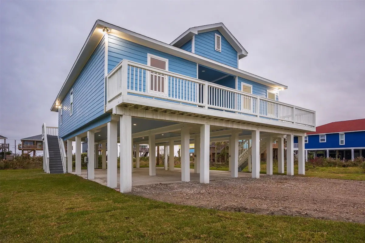 3261 Pirates Cove, Crystal Beach, TX 77650 - #1