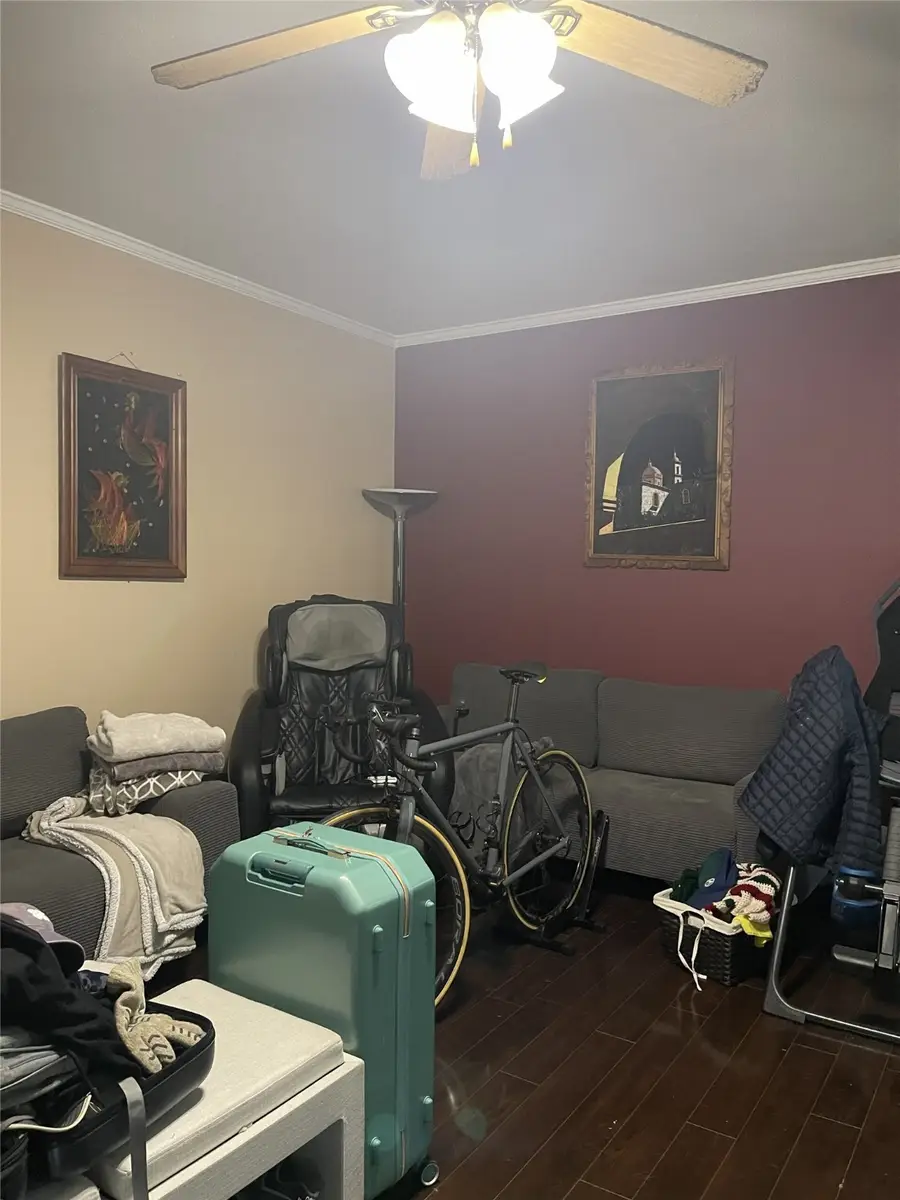 9850 Pagewood Lane #2001, Houston, TX 77042 - Image #3