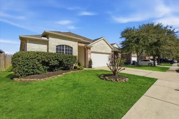 10807 Mockernut Street, Baytown, TX 77523