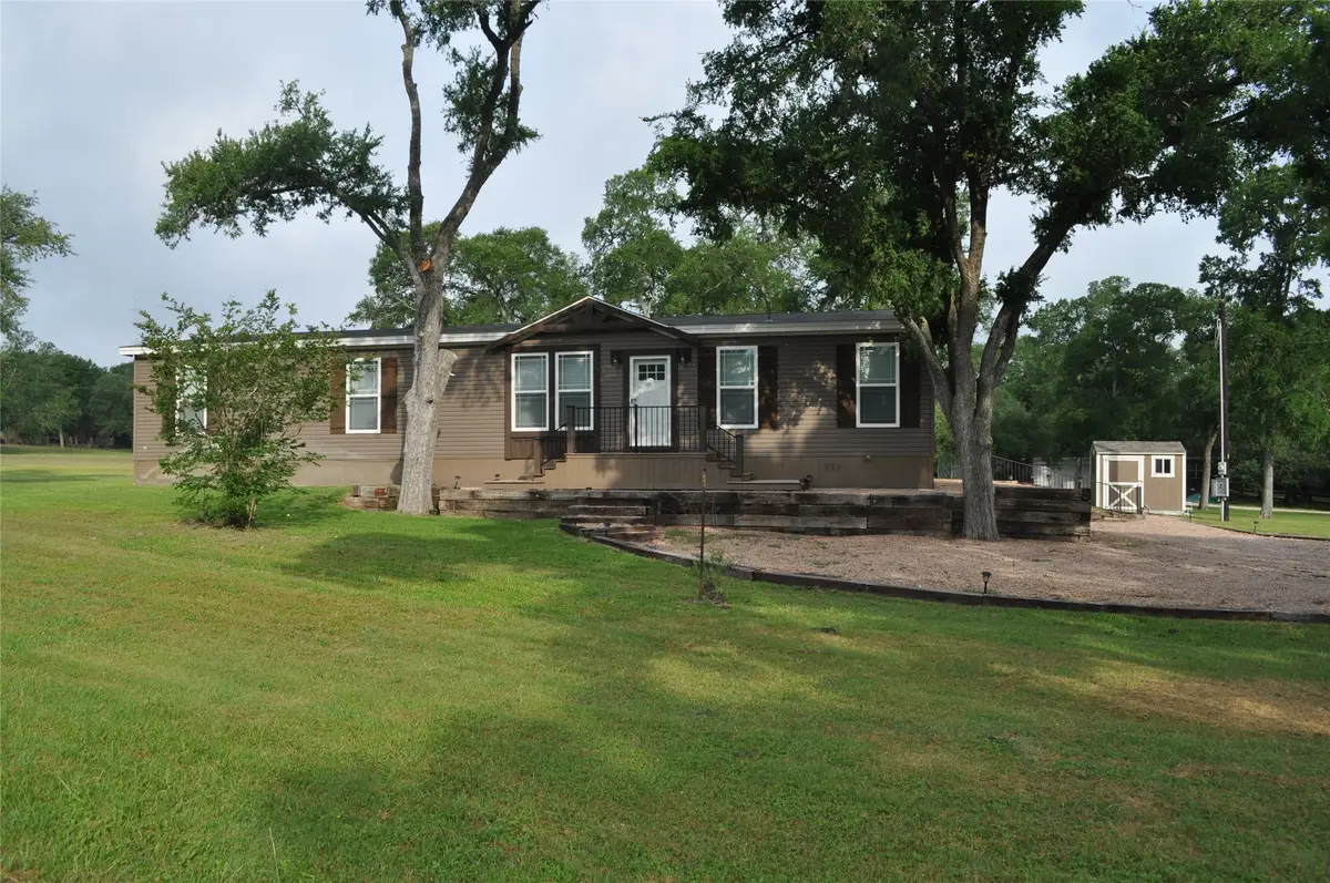 280 Lakewood Circle, Brenham, TX 77833 - Image #1