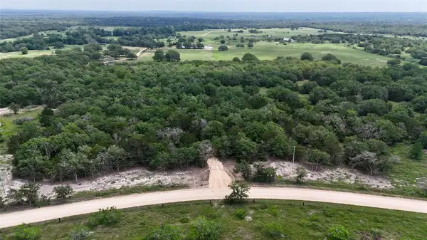 1649 Davis Road, Muldoon, TX 78949