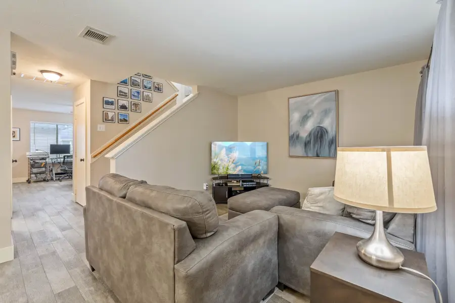 9915 Farrell Drive, Houston, TX 77070 - Image #2