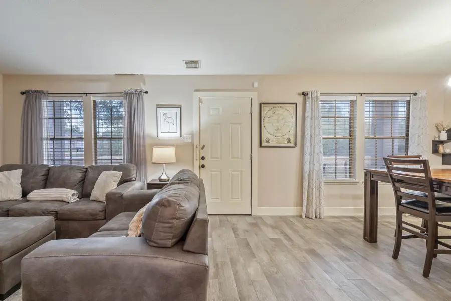 9915 Farrell Drive, Houston, TX 77070 - Image #3