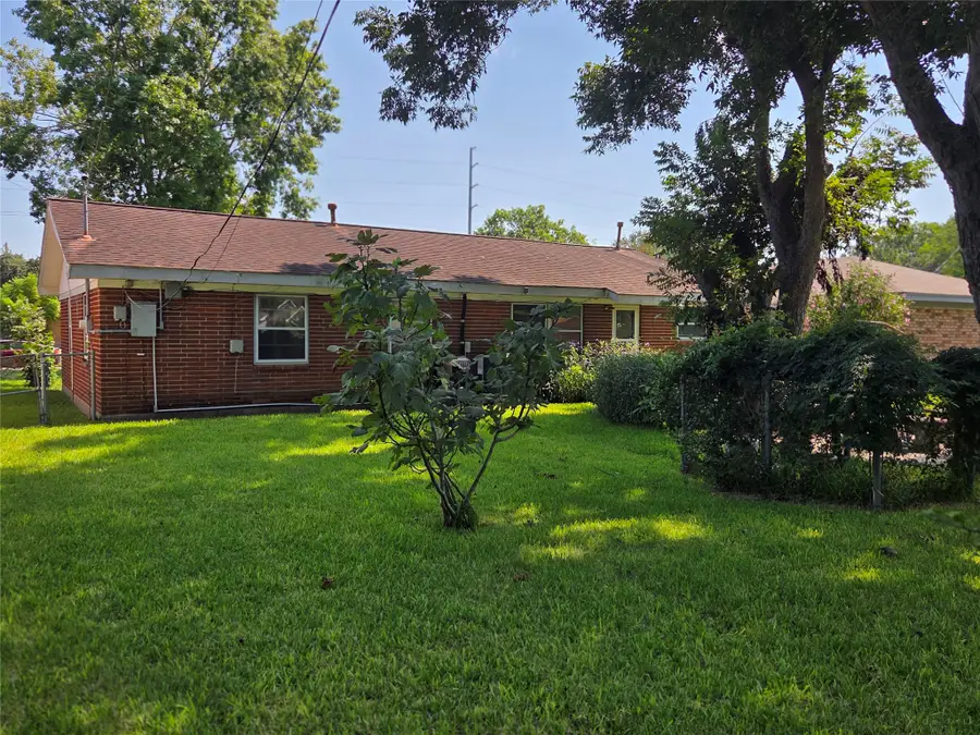 322 Elaine Street, La Marque, TX 77568 - #2
