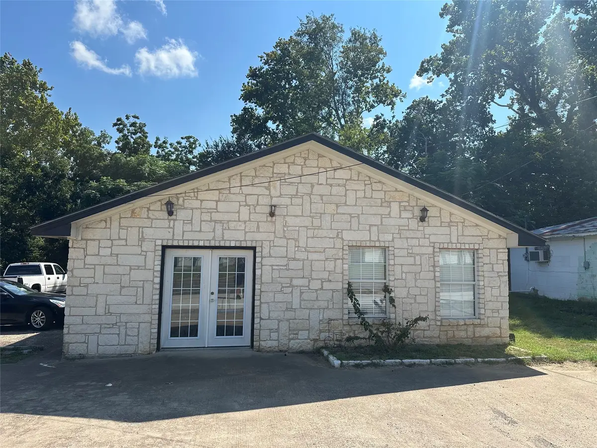 709 N Buffalo Avenue, Buffalo, TX 75831 - Image #1