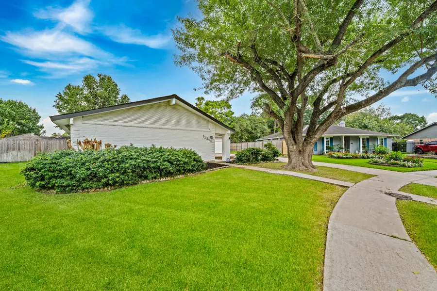 12315 Scarcella Lane, Meadows Place, TX 77477 - Image #2