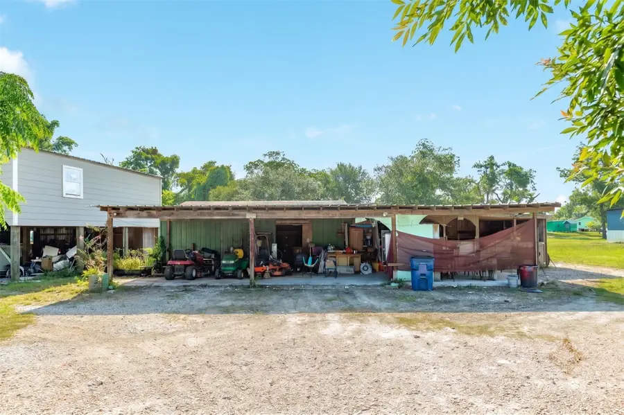 445 Creekside Drive, Holiday Lakes, TX 77515 - #2