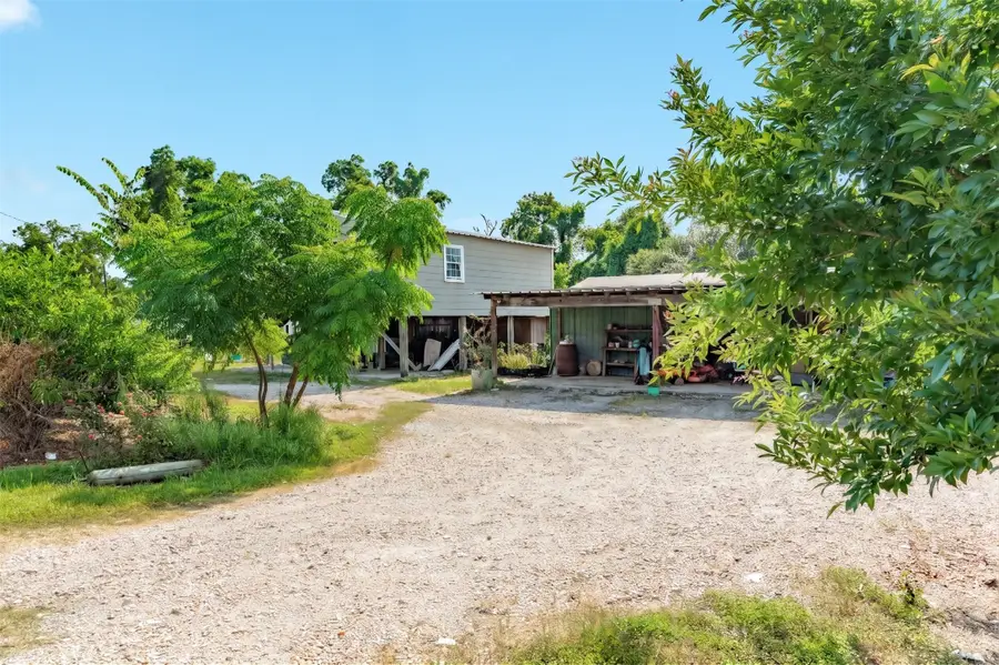 445 Creekside Drive, Holiday Lakes, TX 77515 - #3