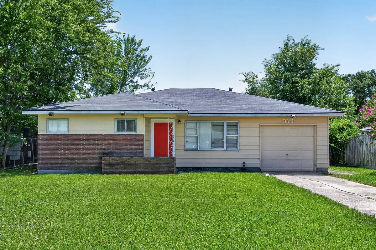 313 Greenbriar Drive, Baytown, TX 77520 - #1