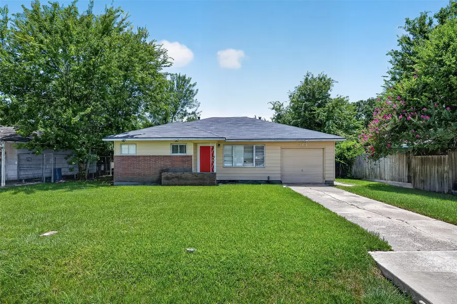 313 Greenbriar Drive, Baytown, TX 77520 - #2