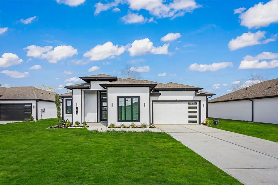 1515 Waco St, Dayton, TX 77535 - #2