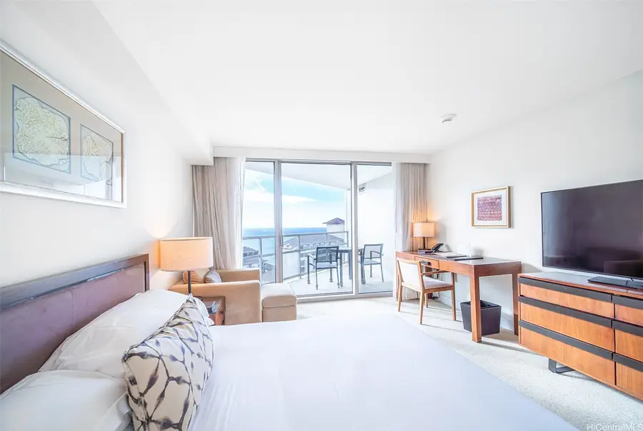 223 Saratoga Road #2018, Honolulu, HI 96815 - Image #2