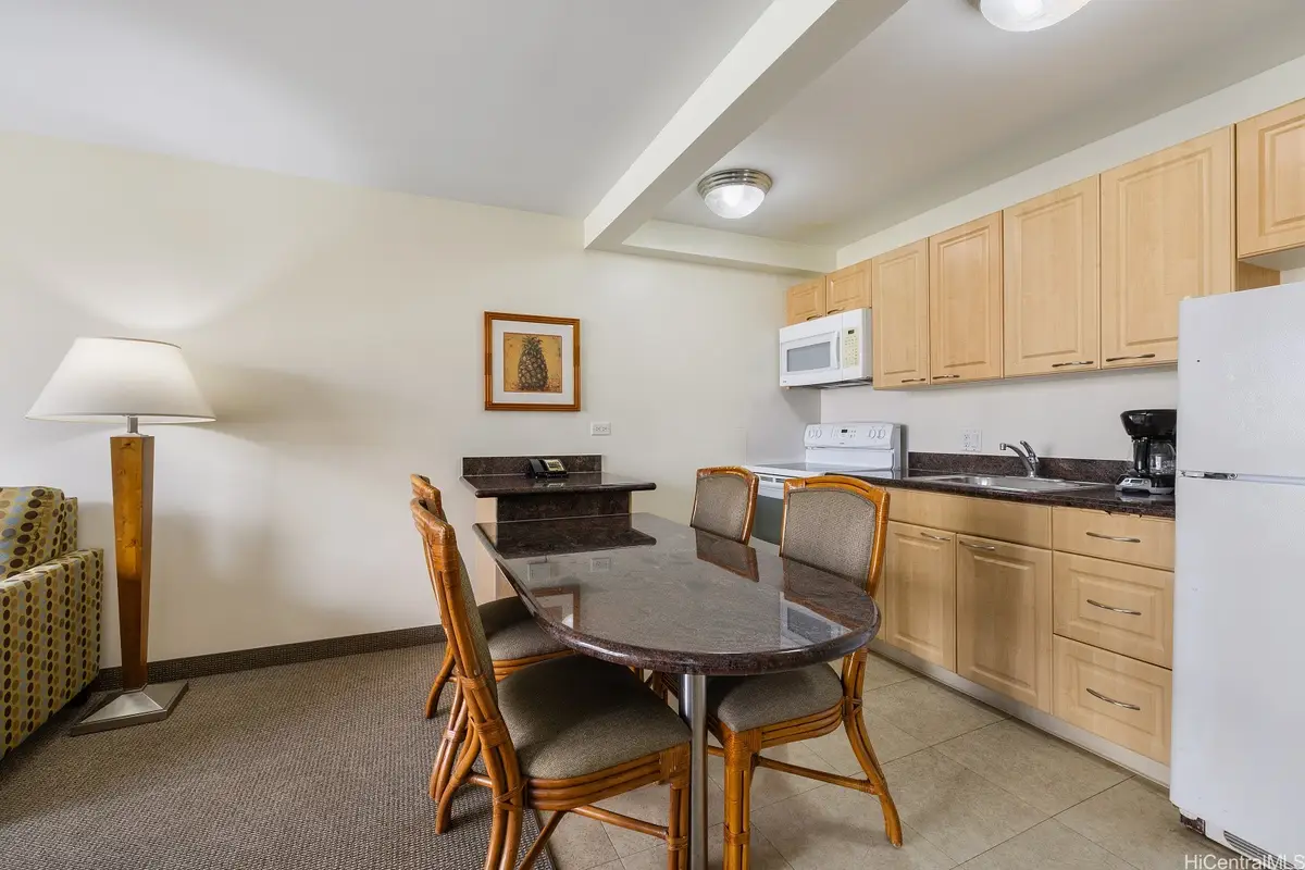 229 Paoakalani Avenue #905, Honolulu, HI 96815 - Image #1