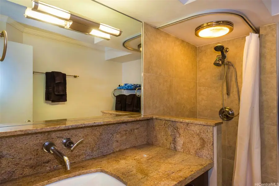 1700 Ala Moana Boulevard #2401, Honolulu, HI 96815 - Image #2