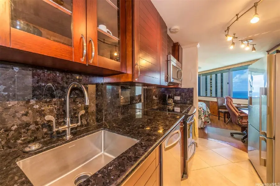 1700 Ala Moana Boulevard #2402, Honolulu, HI 96815 - Image #3