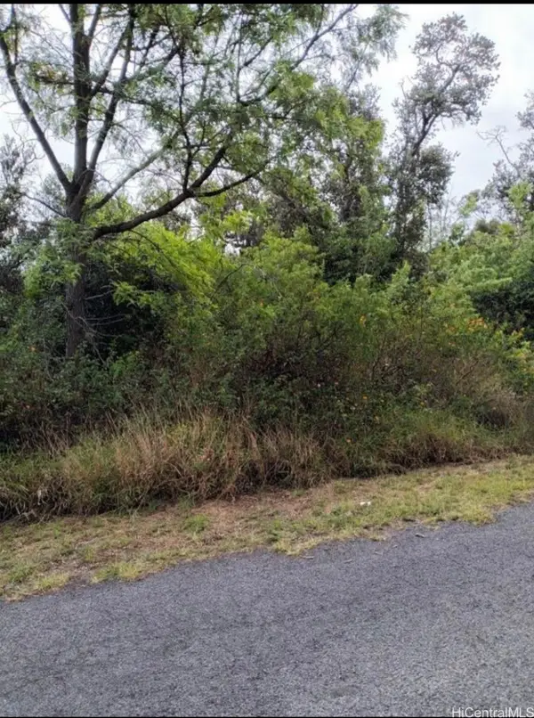 92 Keaka Parkway, Ocean View, HI 96737