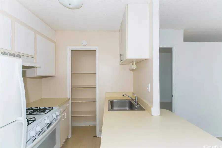 2873 S King Street #203, Honolulu, HI 96826 - Image #2