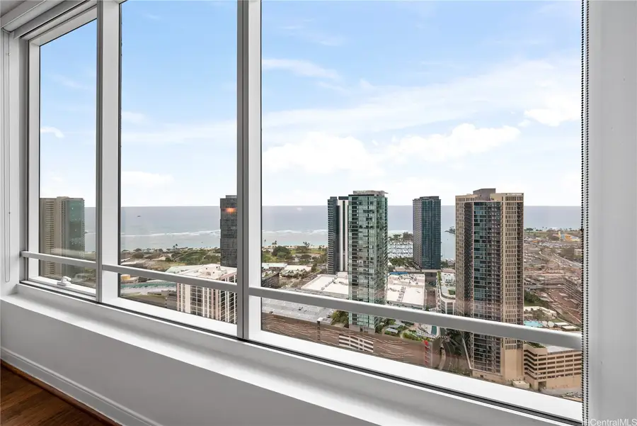 1009 Kapiolani Boulevard #4707, Honolulu, HI 96814 - Image #2