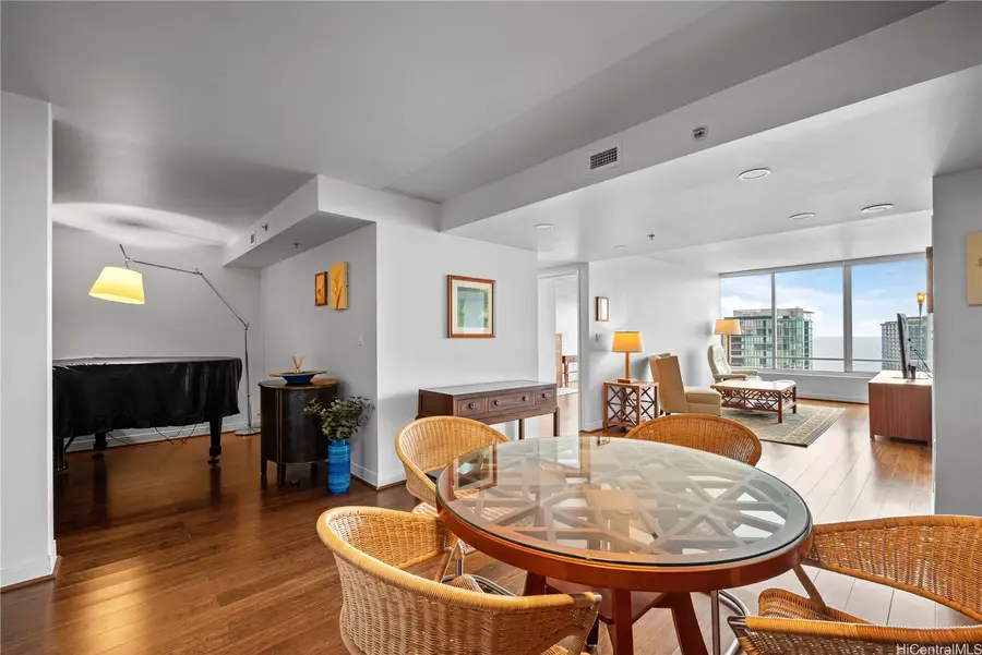 1009 Kapiolani Boulevard #4707, Honolulu, HI 96814 - Image #3