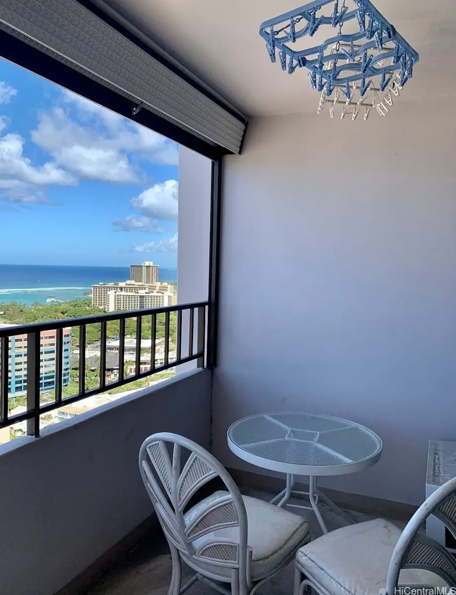 2240 Kuhio Avenue #3204, Honolulu, HI 96815 - #2