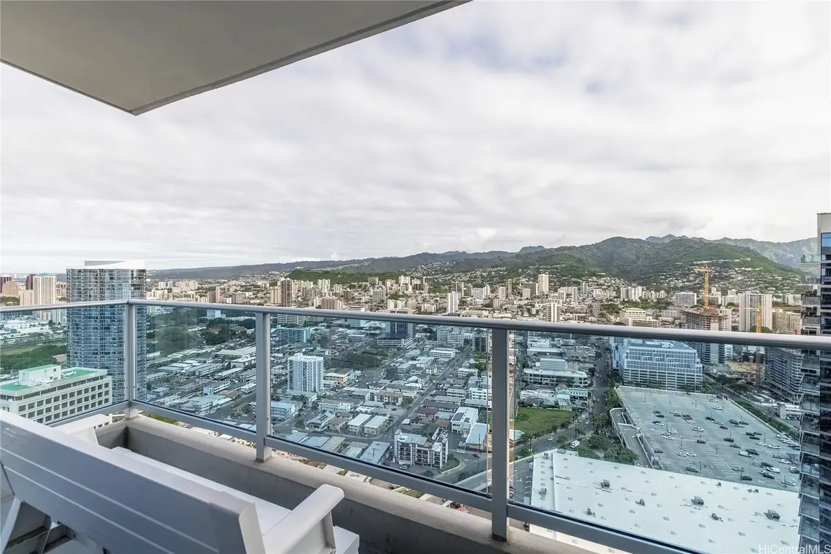 1391 Kapiolani Boulevard #4201, Honolulu, HI 96814 - Image #1