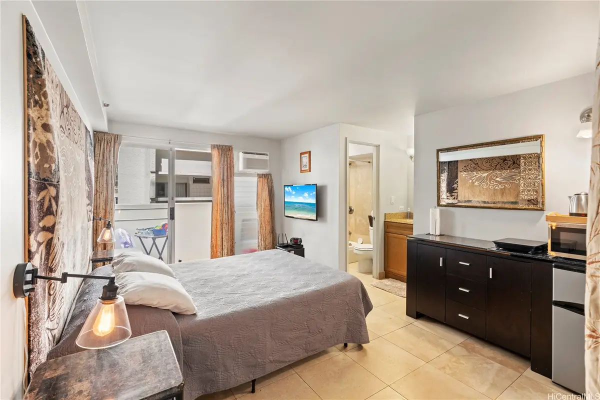 2463 Kuhio Avenue #607, Honolulu, HI 96815 - Image #1