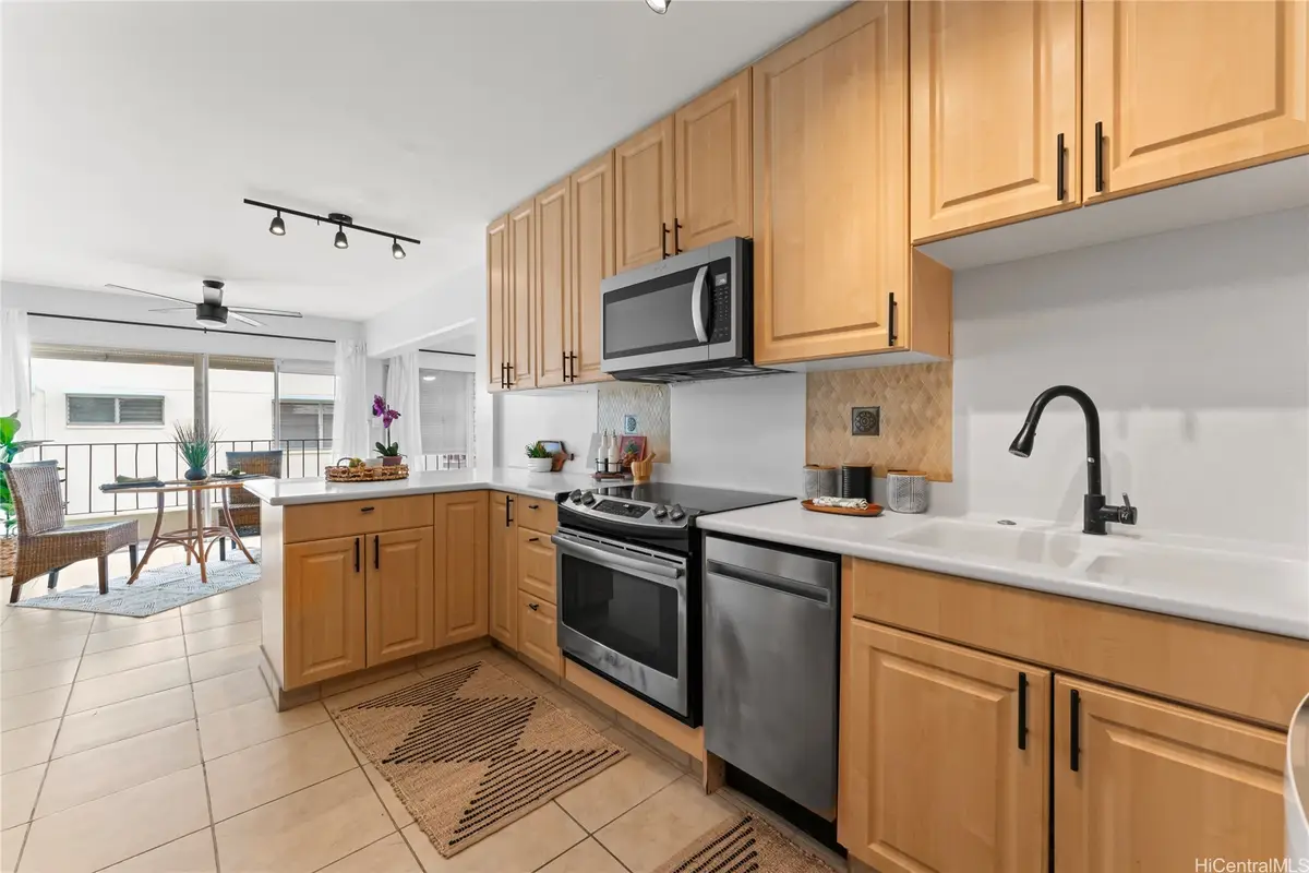 222 Kaiulani Avenue #Penthouse 3, Honolulu, HI 96815 - Image #1
