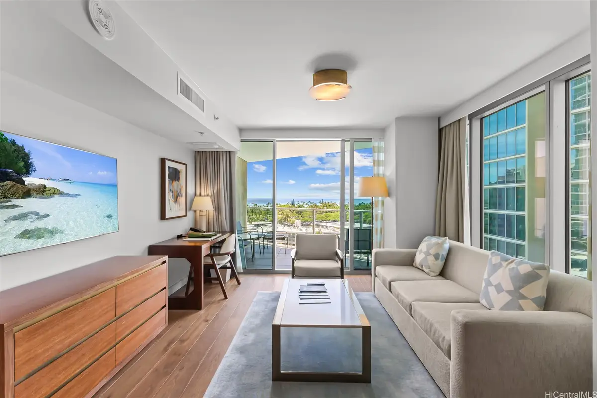 2139 Kuhio Avenue #D1101, Honolulu, HI 96815 - Image #1