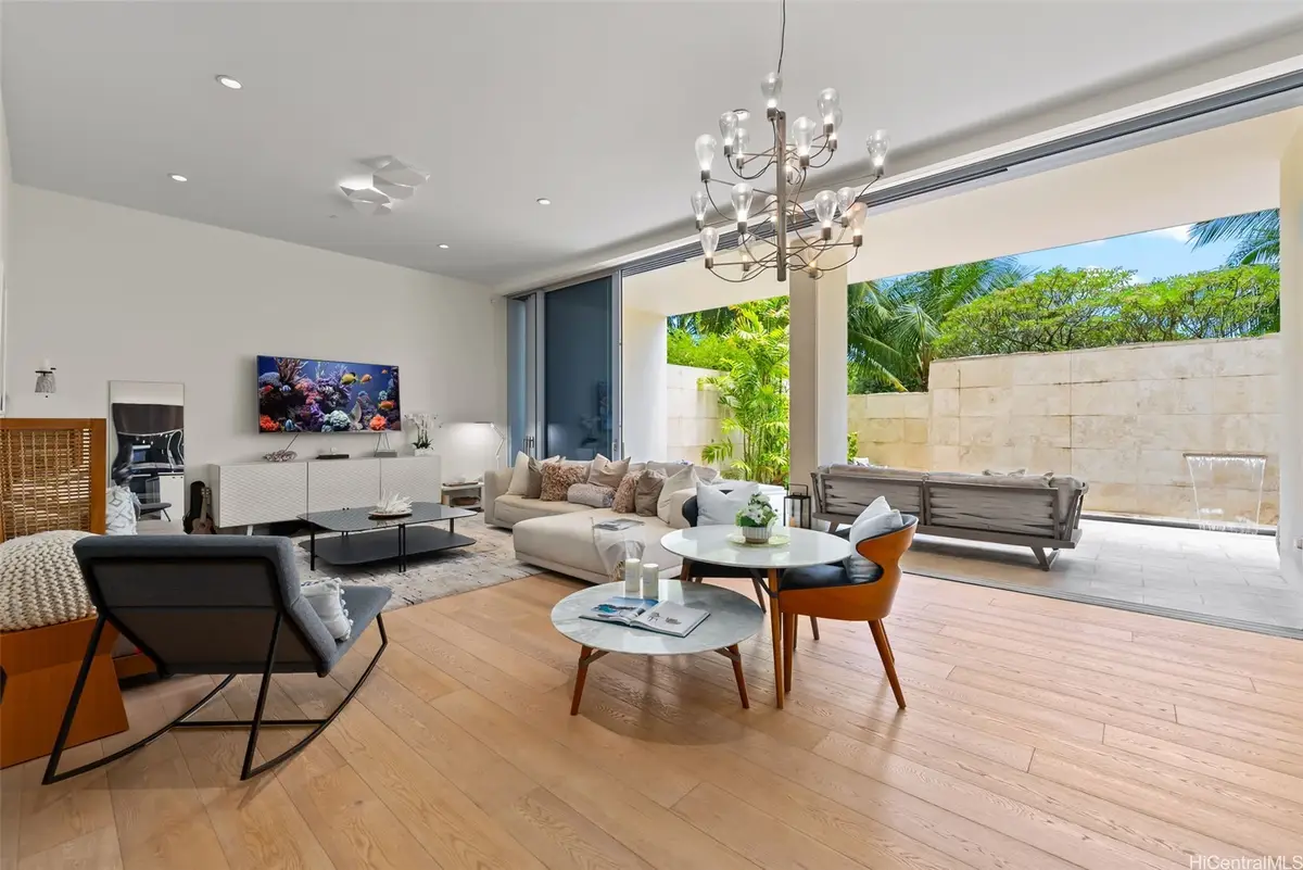 1118 Ala Moana Boulevard #4, Honolulu, HI 96814 - Image #1