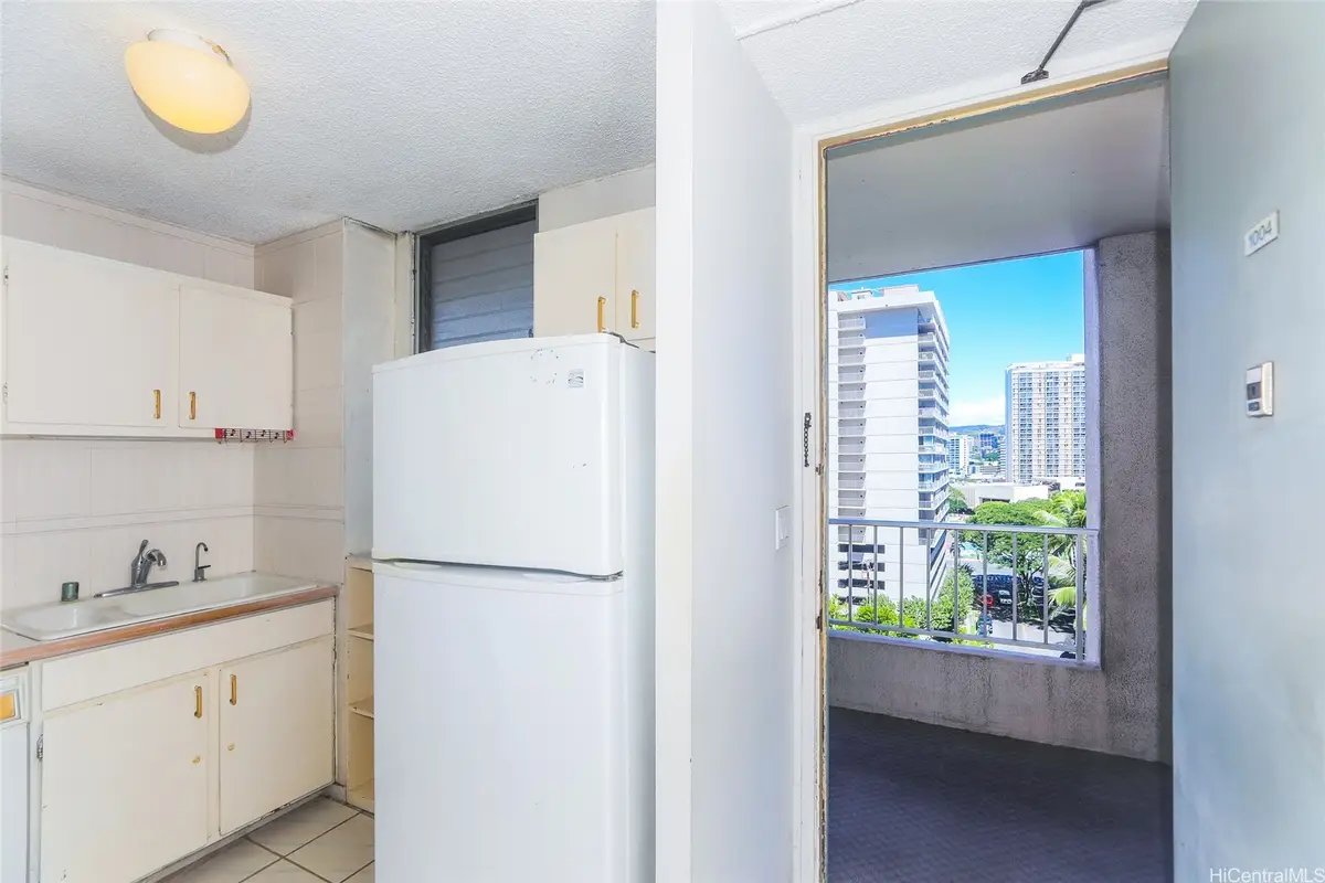 1848 Kahakai Drive #1004, Honolulu, HI 96814 - Image #1