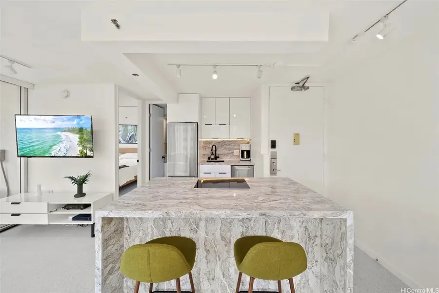 2427 Kuhio Avenue #807, Honolulu, HI 96815 - Image #2