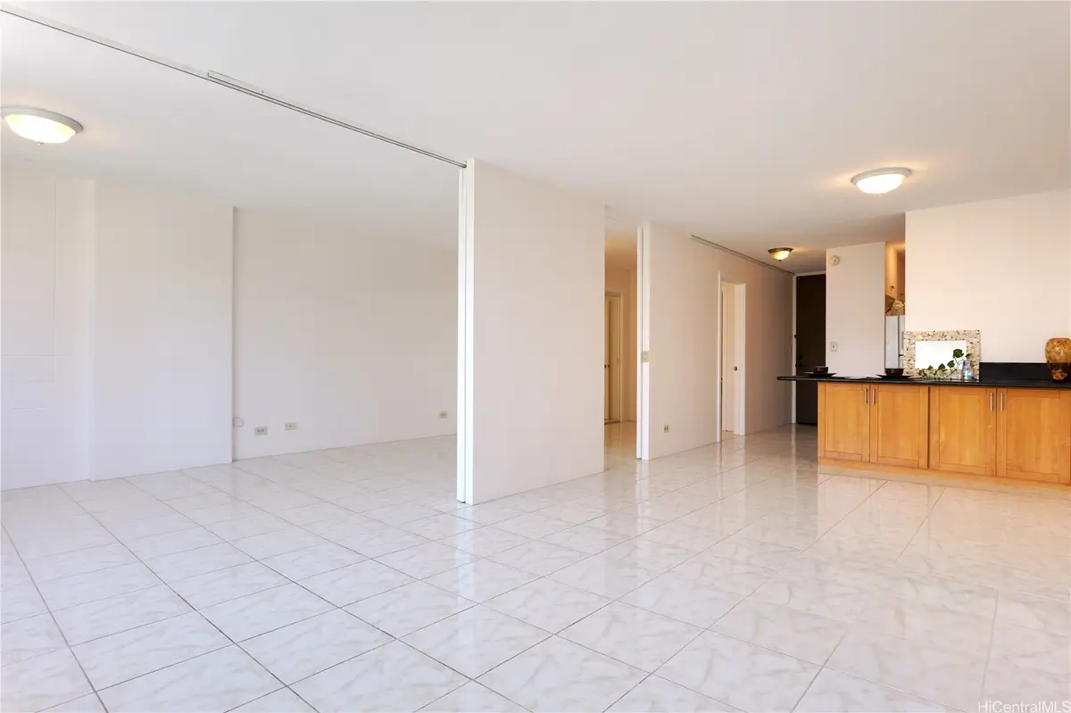 435 Seaside Avenue #404, Honolulu, HI 96815 - Image #1
