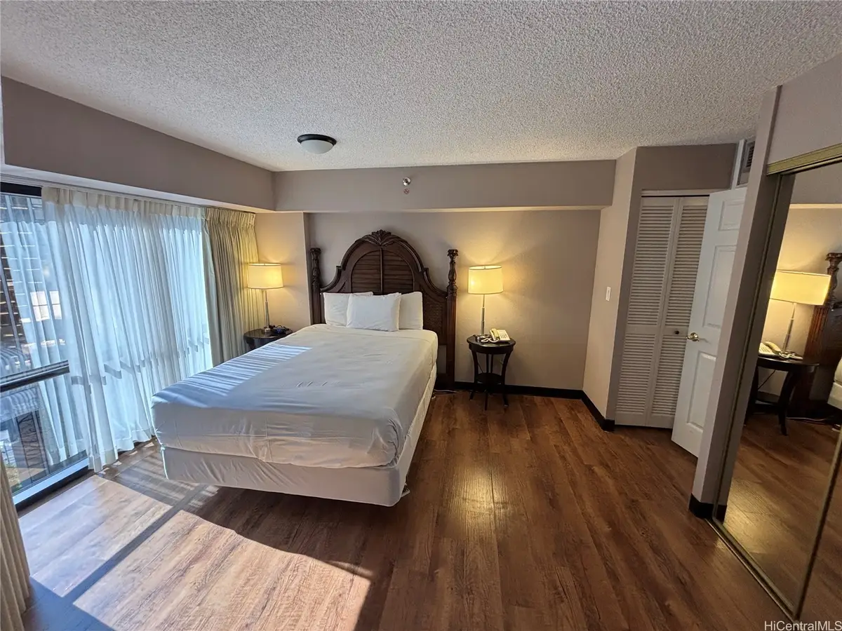 1088 Bishop Street #1607, Honolulu, HI 96813 - Image #1