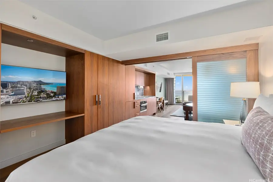 2139 Kuhio Avenue #2610, Honolulu, HI 96815 - Image #2