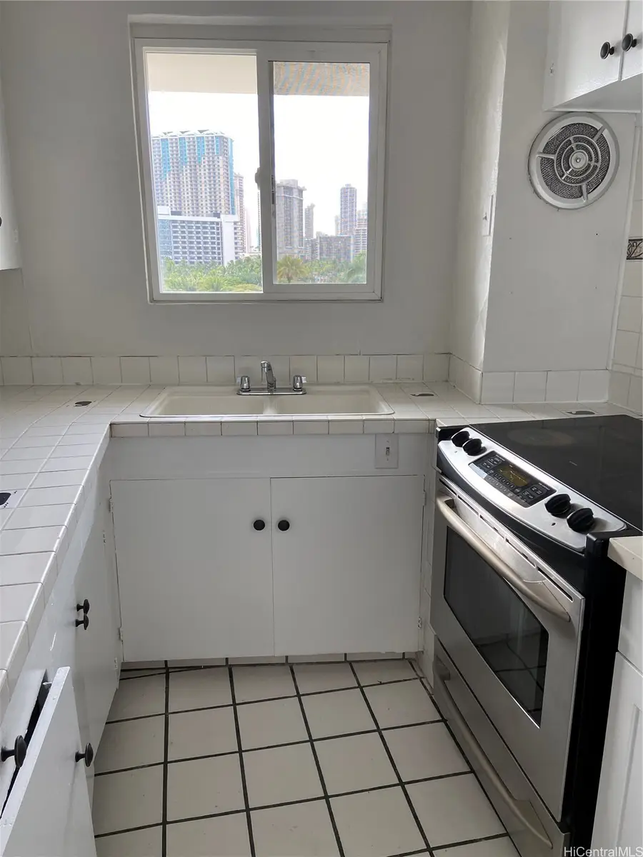 247 Beach Walk #801, Honolulu, HI 96815 - Image #3