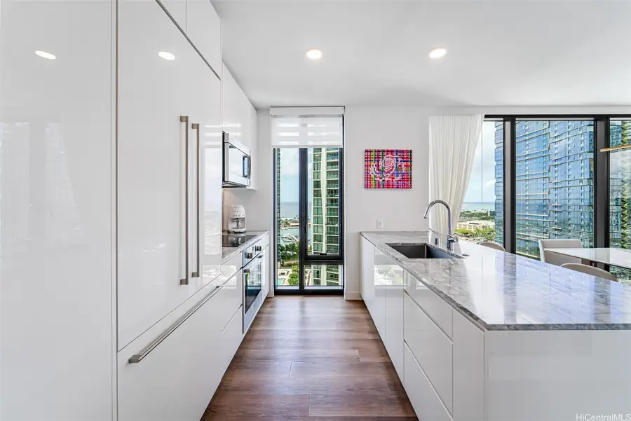 987 Queen Street #2001, Honolulu, HI 96814 - #3