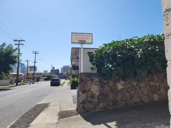 1524 Pensacola Street #210, Honolulu, HI 96822