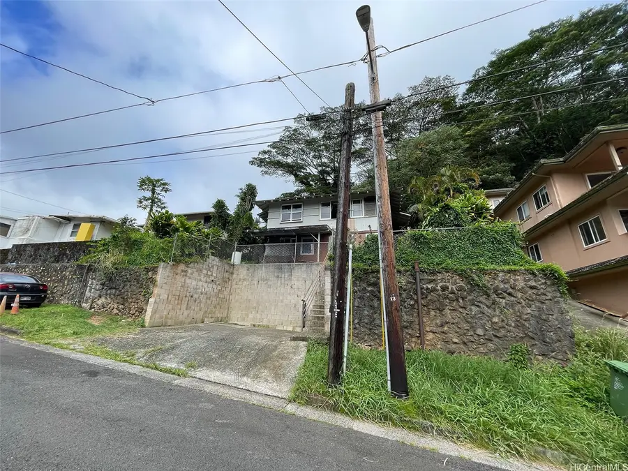 1625 Kalaepaa Drive, Honolulu, HI 96819 - Image #2