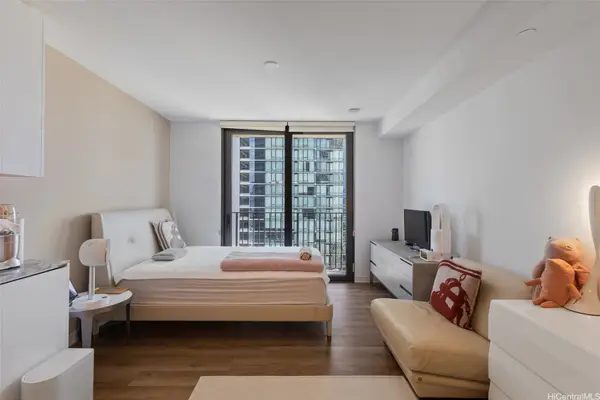 987 Queen Street #2806, Honolulu, HI 96814