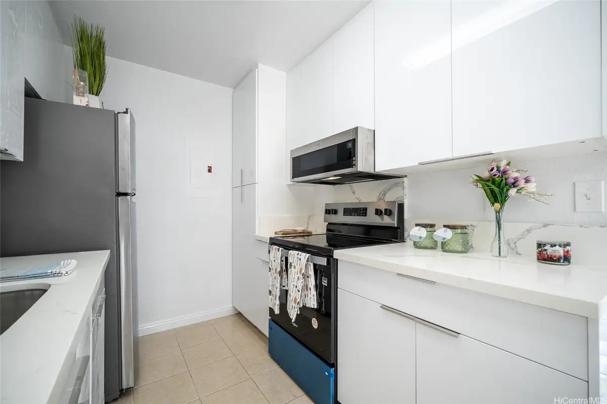 625 Mananai Place #24A, Honolulu, HI 96818 - Image #1