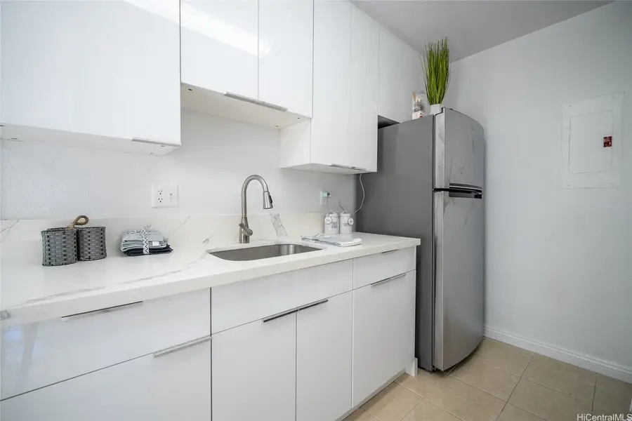 625 Mananai Place #24A, Honolulu, HI 96818 - Image #2