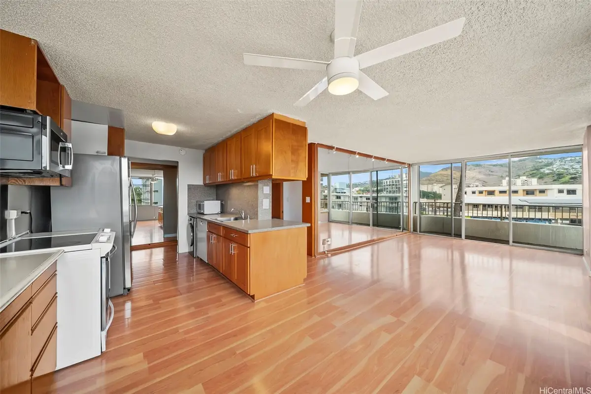 2825 South King Street #403, Honolulu, HI 96826 - Image #1