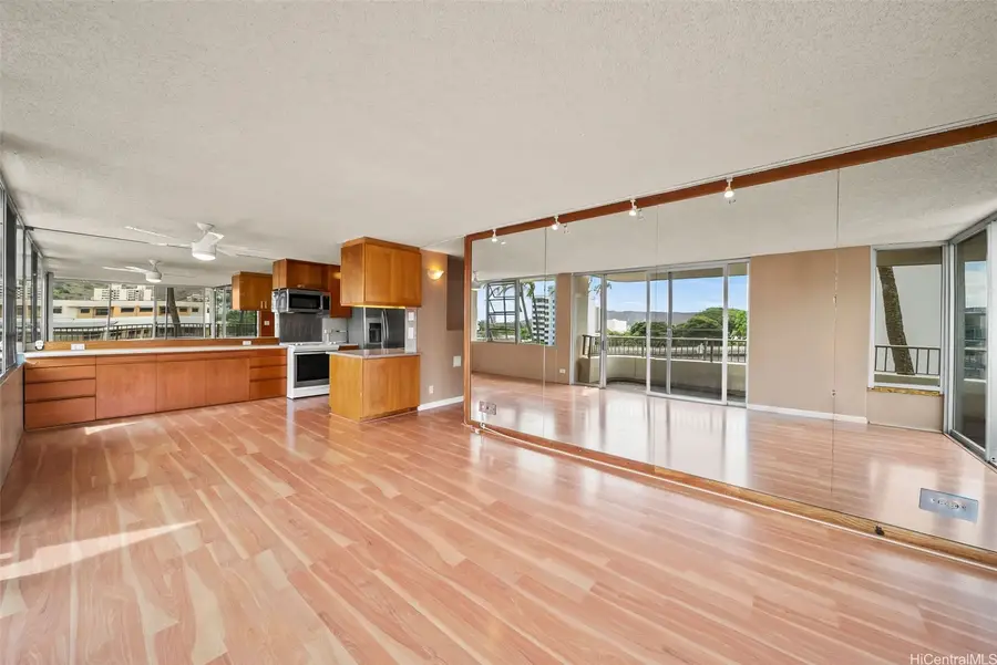 2825 South King Street #403, Honolulu, HI 96826 - Image #2