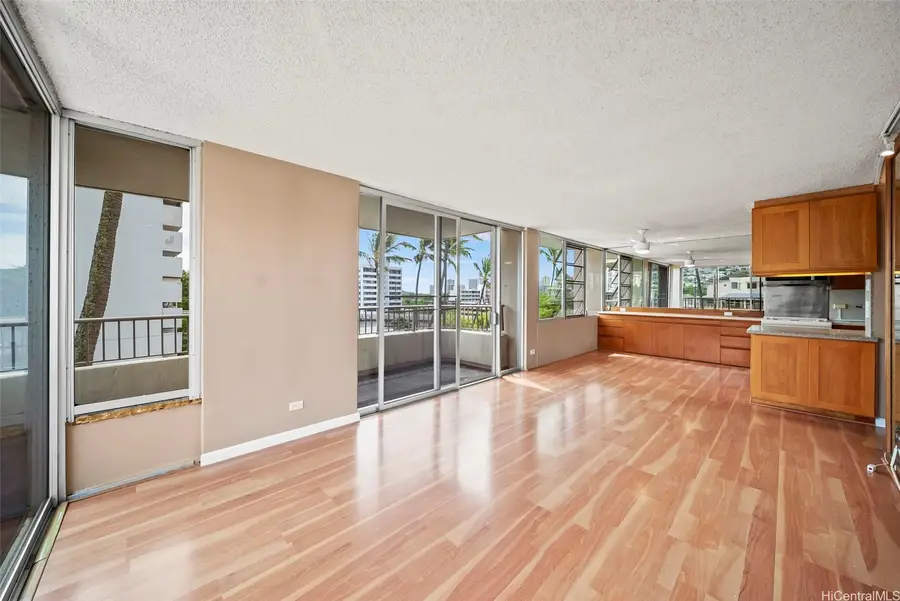 2825 South King Street #403, Honolulu, HI 96826 - Image #3